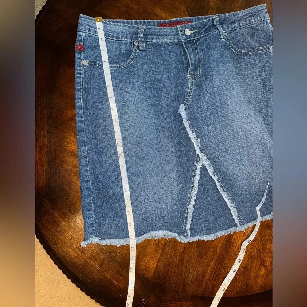 YMI Y2K Mid Length Patched-Frayed Denim Faded Skirt- Juniors Size 13 - Picture 6 of 15